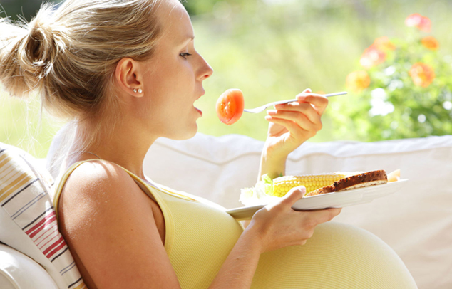 Miért figyeljenek még jobban az étkezésükre a várandós nők